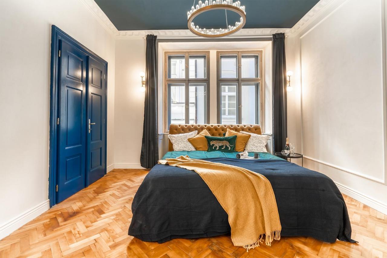 Charles Bridge Suite By Riverside Prag Exterior foto